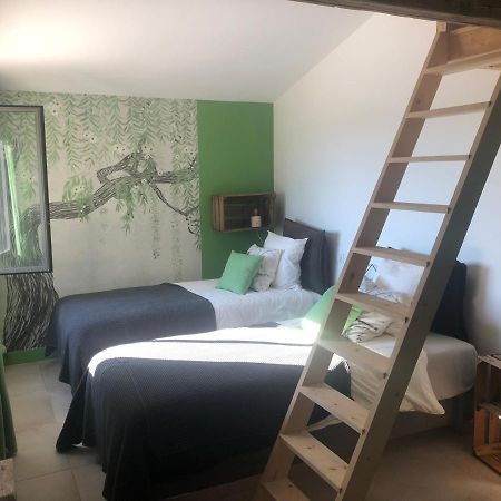 La Tour Carree Bed & Breakfast Châteauneuf-de-Gadagne Eksteriør bilde