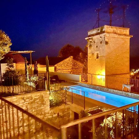 La Tour Carree Bed & Breakfast Châteauneuf-de-Gadagne Eksteriør bilde