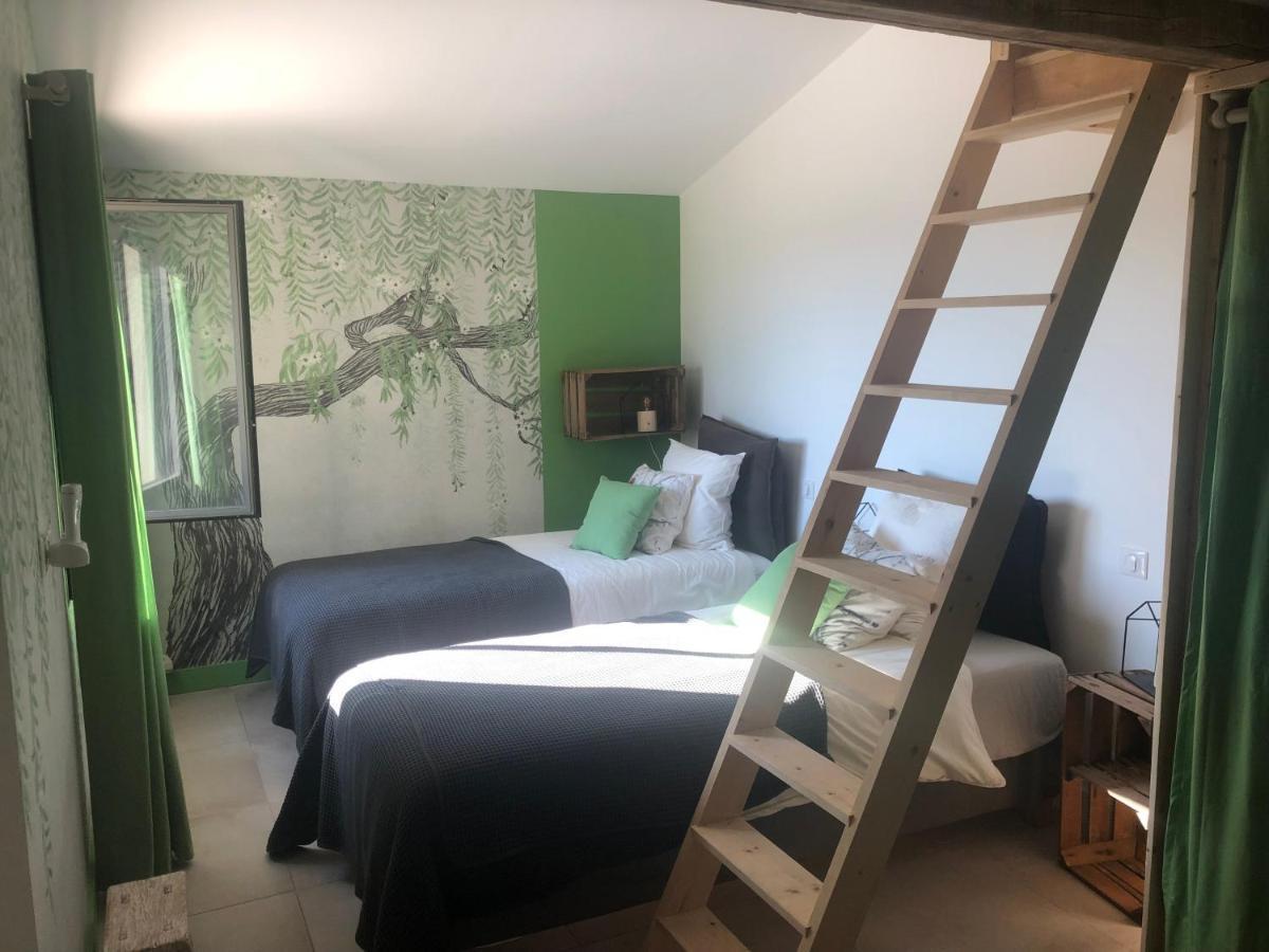 La Tour Carree Bed & Breakfast Châteauneuf-de-Gadagne Eksteriør bilde